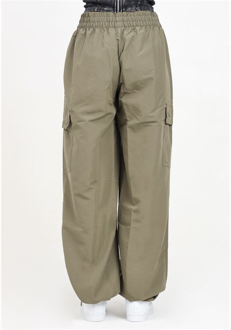 Pantalone casual Cargo Essentials verde da donna ADIDAS ORIGINALS | IX9972.